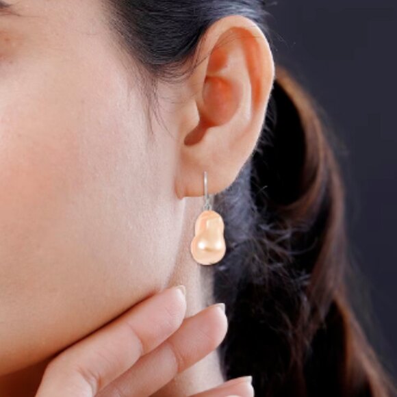 Golden Shell Pearl Lever Back Earrings in Stainless Steel - Picture 1 of 4